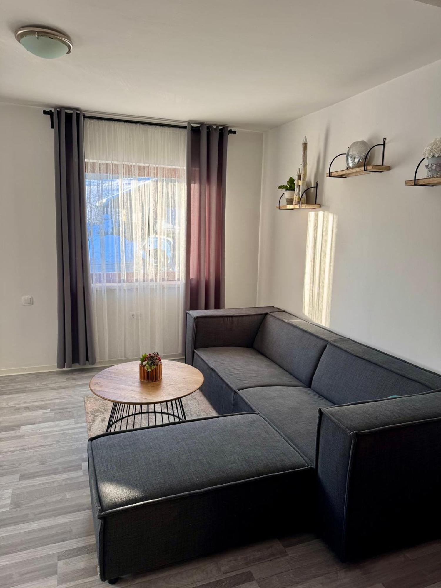 Haus Leo Apartment *